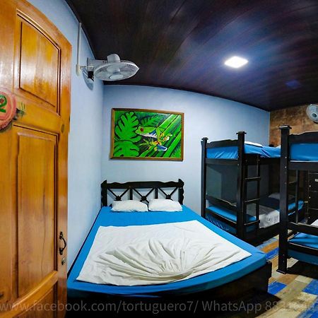 Hostel Tortuguero 7Backpackers מראה חיצוני תמונה