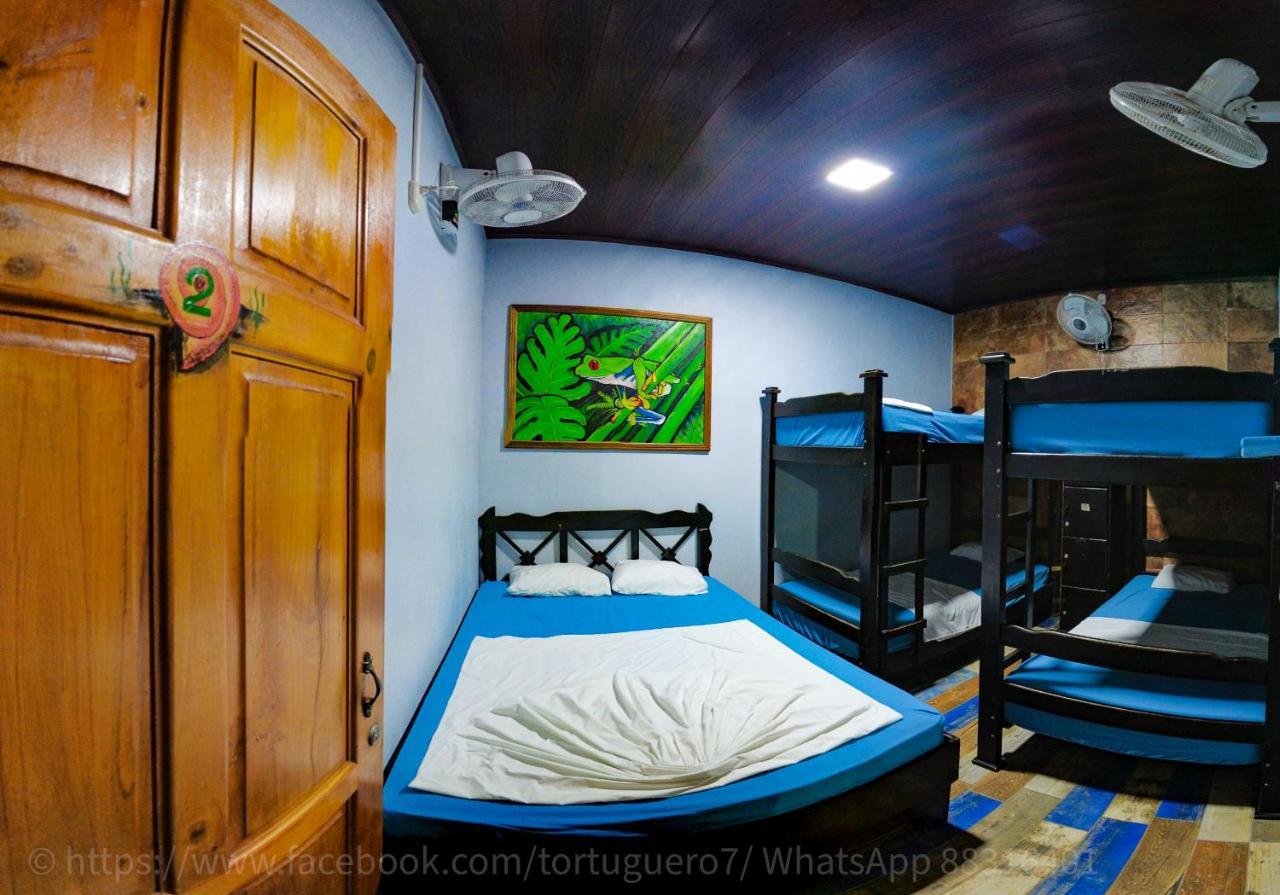 Hostel Tortuguero 7Backpackers מראה חיצוני תמונה