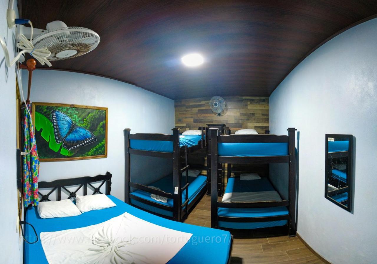 Hostel Tortuguero 7Backpackers מראה חיצוני תמונה